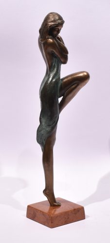 Czobor Sándor - Könnyedség (32 x 7 x 7 cm) bronz